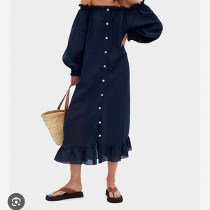Elegant Navy Off-Shoulder Sleeper Dress